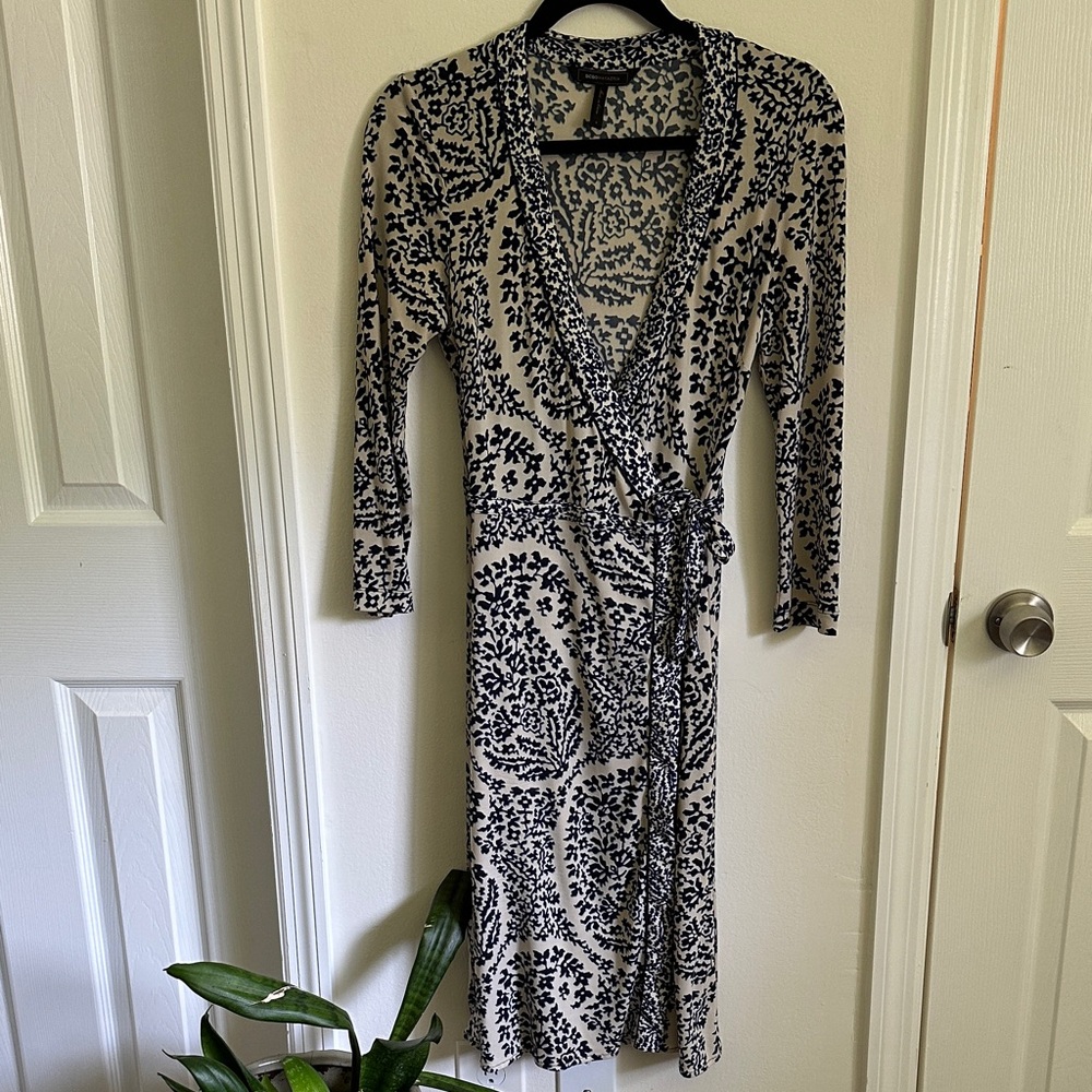 Elegant Navy and Cream Wrap Dress BCBG size 4